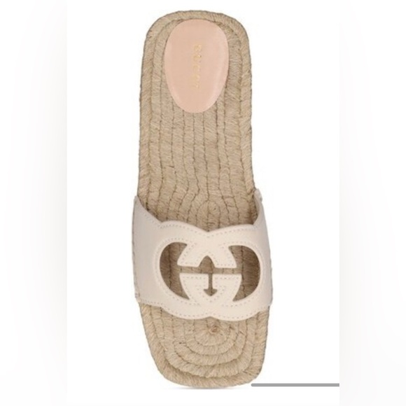 SOLD - GUCCI NWT NIB women’s 40 interlocking G cut out slide sandals white flat - Picture 5 of 6
